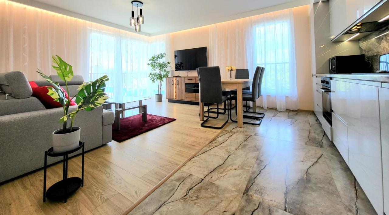 Eksclusive Apartment Paradise Down Town 6 Persons 3 Rooms คราคูฟ ภายนอก รูปภาพ